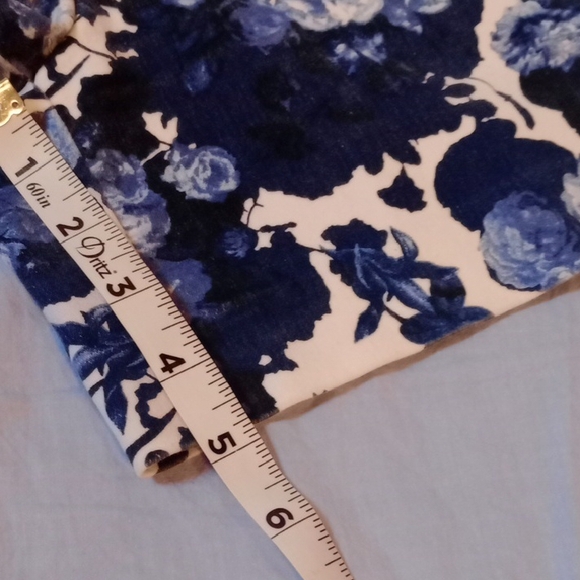 The Limited Blue White Floral Shorts Size 4 Stretch Cotton Summer - Picture 7 of 12